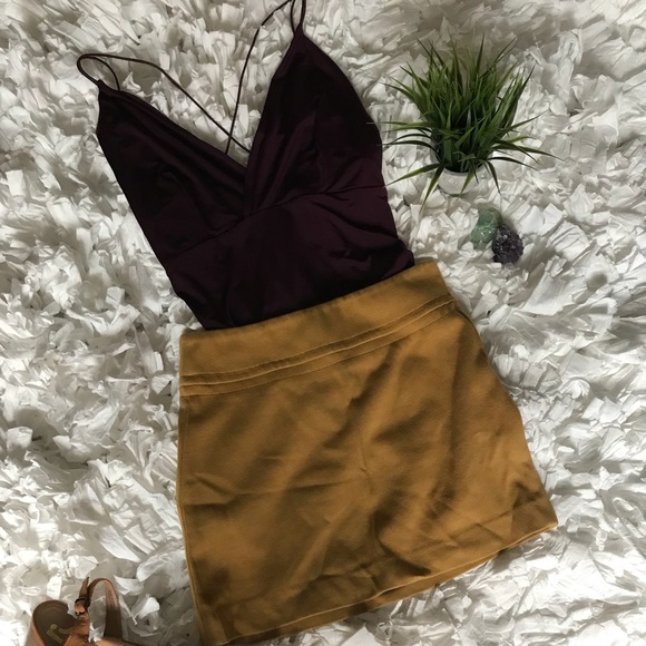 Banana Republic Mustard Color Pencil Skirt || 0 - Picture 4 of 4